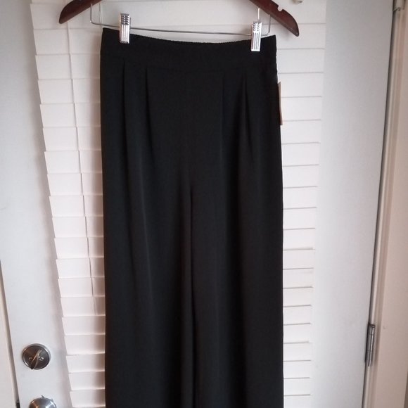 Versatile Black Pant from Zara - Picture 1 of 3